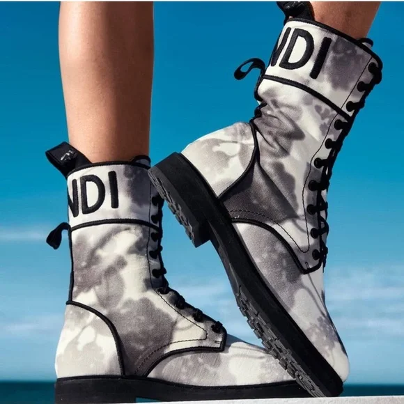 Fendi Women's Black and Gray Boots - Picture 2 of 12
